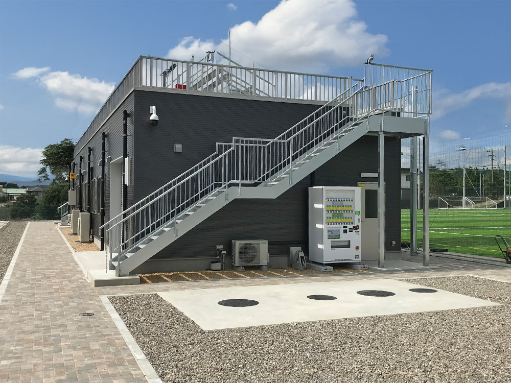 どんぐりスタジアムメインスタンド　写真